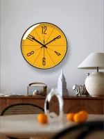 horloge minimaliste jaune